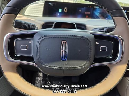 New 2027 Lincoln Navigator Black Label AWD/4WD image 19