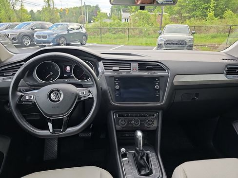 Used 2019 Volkswagen Tiguan SE w/ Panoramic Sunroof Package AWD/4WD image 10