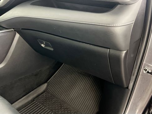 Used 2022 Toyota Highlander XLE FWD image 35