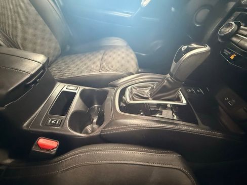 Used 2020 Nissan Rogue Sport SV w/ Technology Package image 35