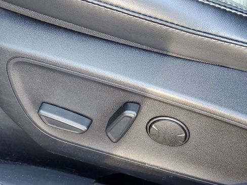 Certified 2025 Ford Escape Platinum image 10