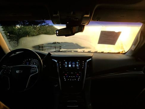 Used 2016 Cadillac Escalade Luxury image 24