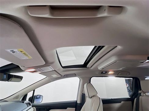 Used 2025 Honda Odyssey Touring image 19