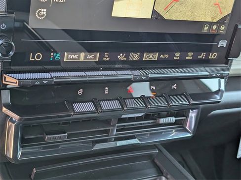 New 2026 GMC Hummer EV 4x4 Crew Cab image 13