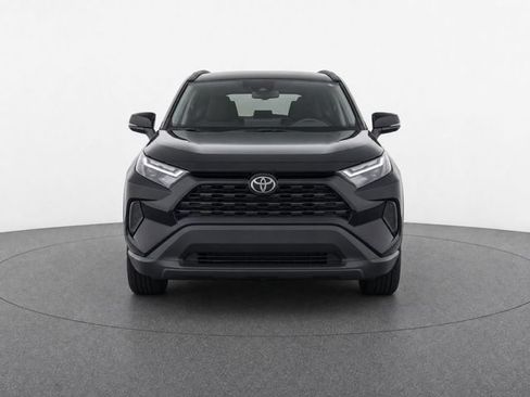 Used 2025 Toyota RAV4 XLE AWD/4WD image 5