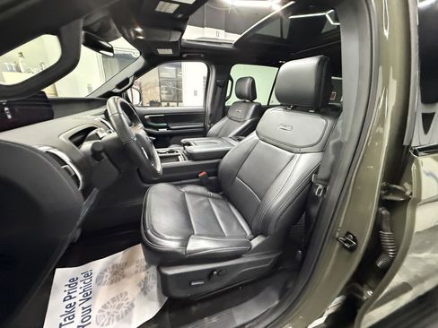 Used 2025 Ford Expedition Platinum w/ Stealth Appearance Package AWD/4WD image 11