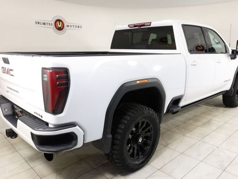 Used 2024 GMC Sierra 2500 AT4 w/ AT4 Premium Plus Package AWD/4WD image 3