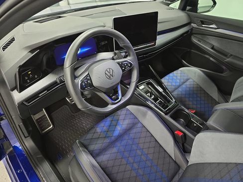 Used 2025 Volkswagen Golf w/ Euro Style Package AWD/4WD image 4