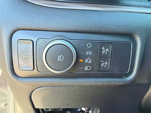 Used 2020 Ford Explorer Limited image 32