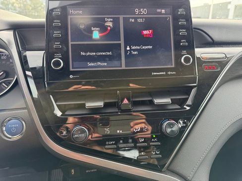 Used 2021 Toyota Camry XLE image 45