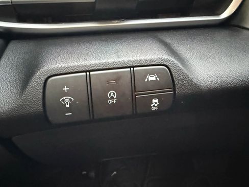 Used 2021 Hyundai Elantra SE image 17