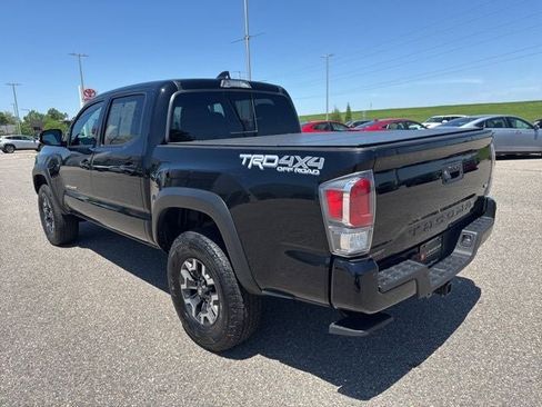 Used 2020 Toyota Tacoma TRD Off-Road w/ TRD Premium Off Road Package AWD/4WD image 7