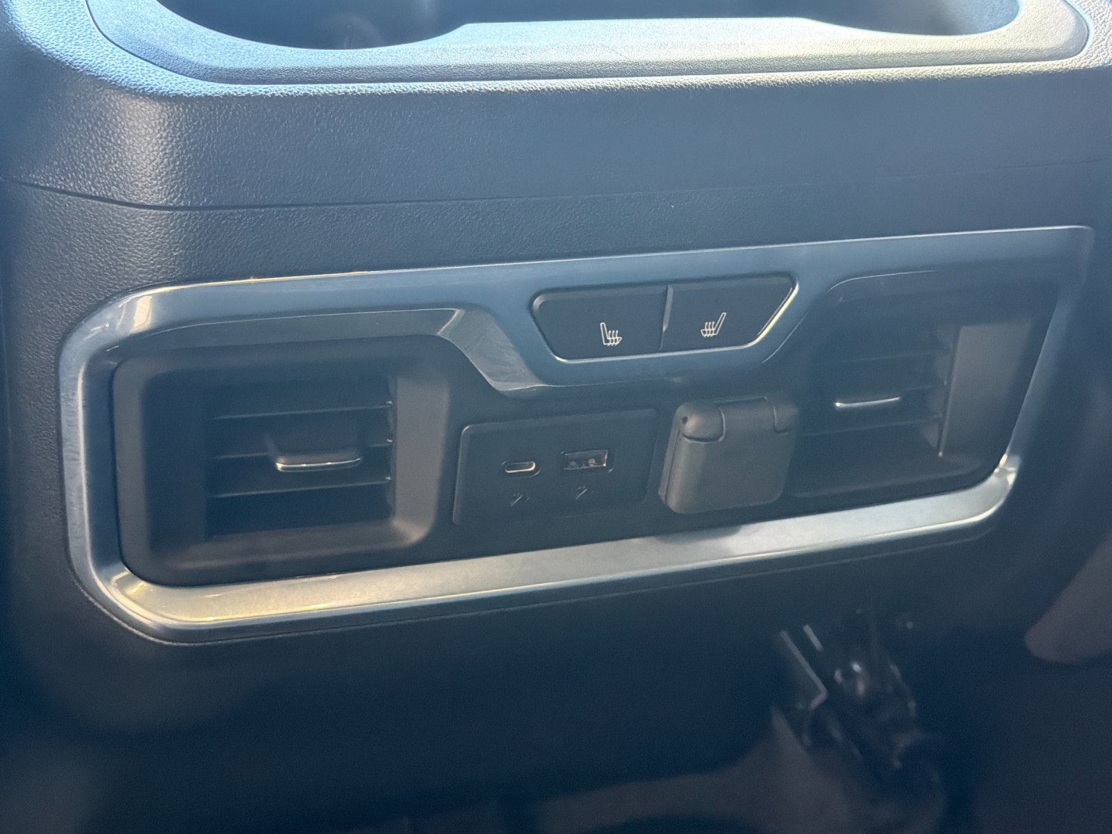 Used 2022 GMC Sierra 2500 AT4 w/ AT4 Premium Plus Package AWD/4WD image 32