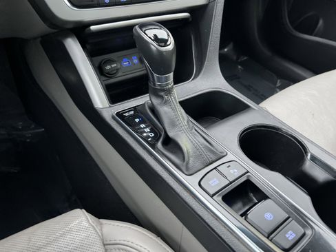 Used 2015 Hyundai Sonata Limited w/ Option Group 06 image 22