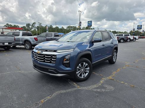 Used 2026 Chevrolet Equinox LT FWD image 1