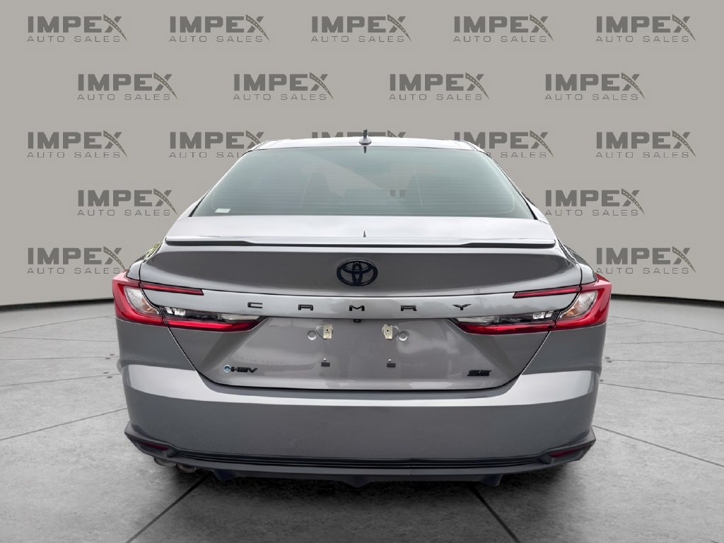 Used 2025 Toyota Camry SE FWD image 4