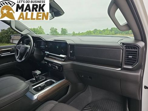 Used 2024 Chevrolet Silverado 1500 RST AWD/4WD image 29