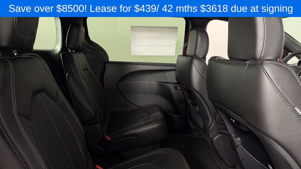 New 2027 Chrysler Pacifica Select FWD image 25