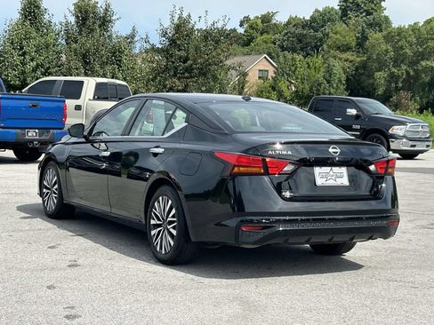 Used 2024 Nissan Altima 2.5 SV FWD image 5