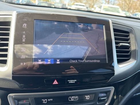 Used 2018 Honda Pilot Touring image 35
