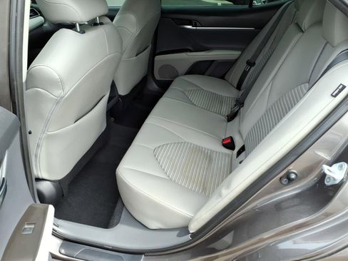 Used 2022 Toyota Camry SE FWD image 17