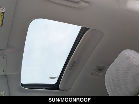 Used 2011 Honda CR-V EX image 4