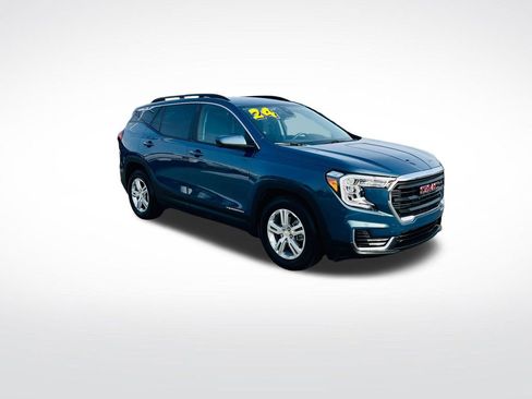 Used 2024 GMC Terrain SLE w/ Driver Convenience Package image 11
