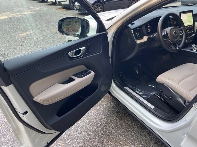 Certified 2026 Volvo XC60 B5 Plus AWD/4WD image 11