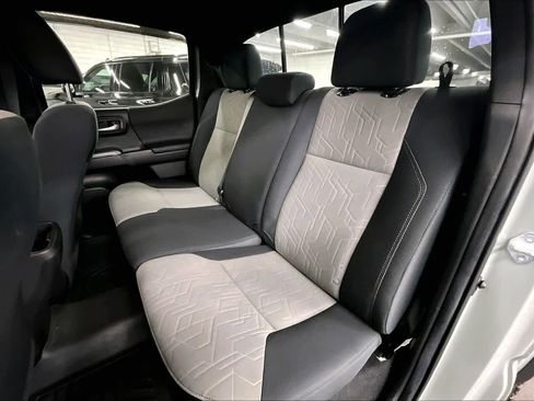Used 2023 Toyota Tacoma TRD Off-Road image 19