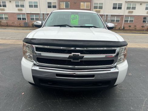 Used 2010 Chevrolet Silverado 1500 W/T w/ LS Package image 3