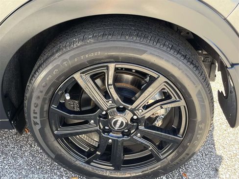 Used 2023 Nissan Kicks SR image 9