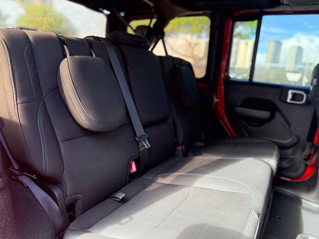 Used 2022 Jeep Wrangler Unlimited Rubicon 4xe AWD/4WD image 15