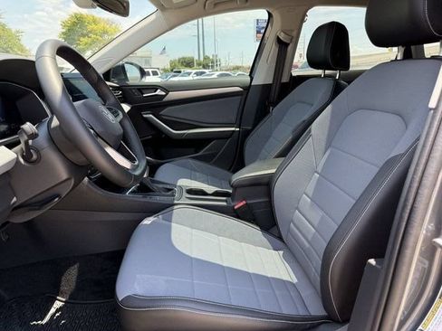 Used 2026 Volkswagen Jetta SE FWD image 25