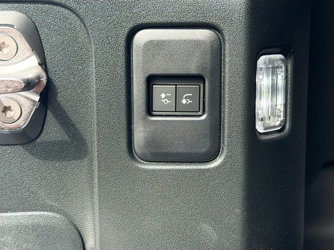 New 2026 Land Rover Defender 110 V8 AWD/4WD image 44