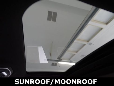 Certified 2023 Jeep Grand Cherokee Altitude image 11