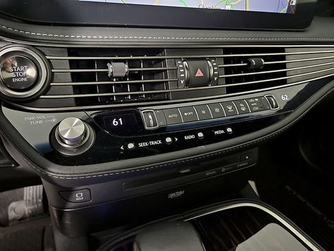 Used 2022 Lexus LS 500 w/ Interior Upgrade Package RWD image 19