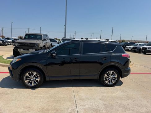 Used 2016 Toyota RAV4 XLE AWD/4WD image 5