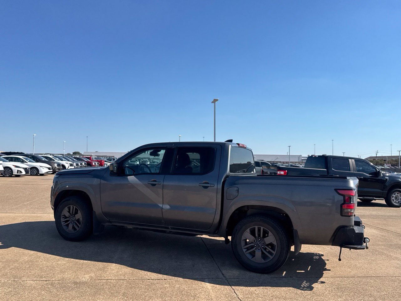 Used 2025 Nissan Frontier SV RWD image 23