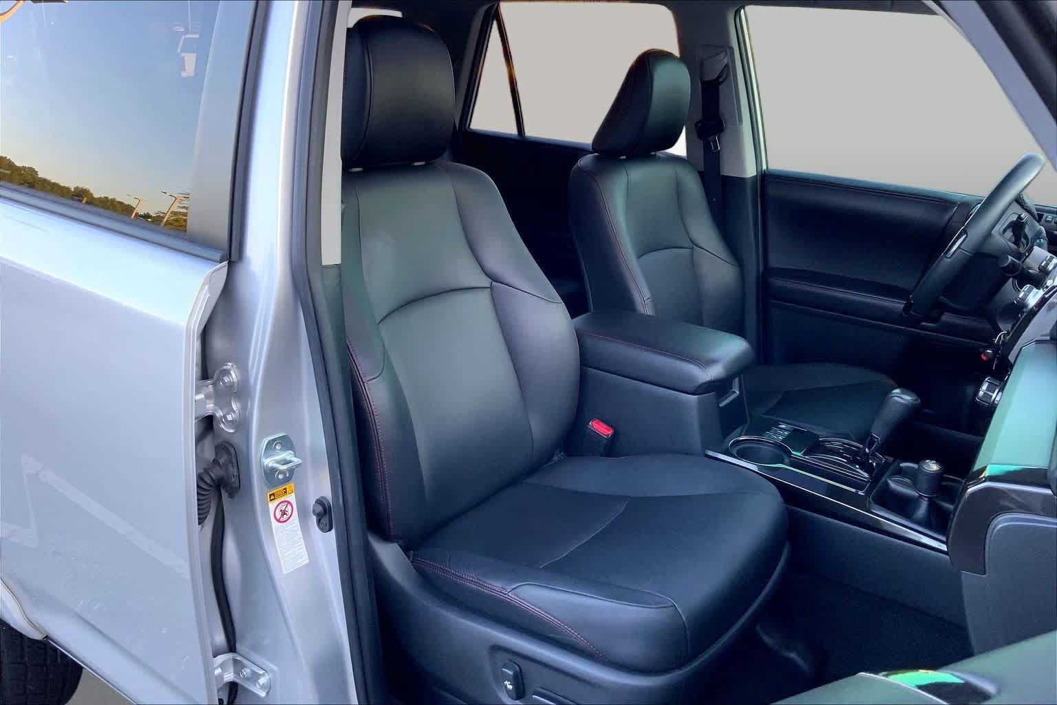 Used 2016 Toyota 4Runner Trail Premium AWD/4WD image 8