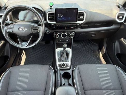 Used 2024 Hyundai Venue Limited FWD image 16