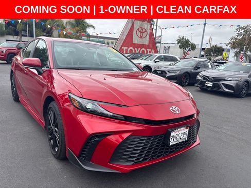 Used 2026 Toyota Camry SE FWD image 2