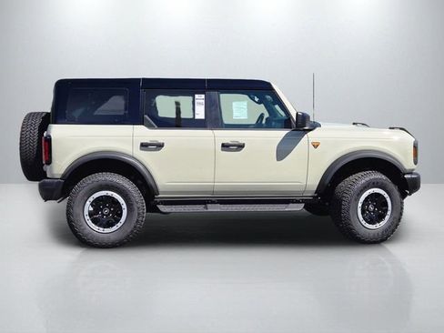 New 2026 Ford Bronco Badlands w/ Sasquatch Package AWD/4WD image 3