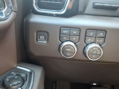 New 2026 GMC Sierra 1500 Denali w/ Denali Reserve Package AWD/4WD image 19