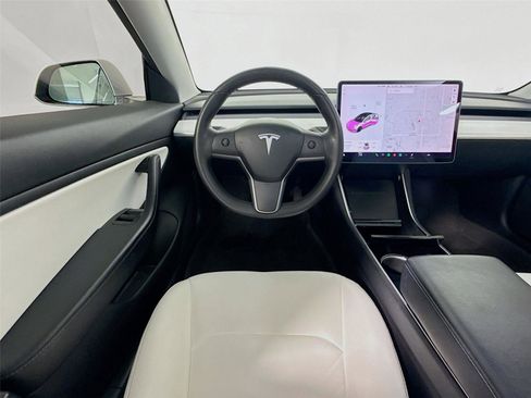 Used 2019 Tesla Model 3 Performance image 6