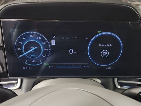 Used 2025 Hyundai Elantra SEL FWD image 20