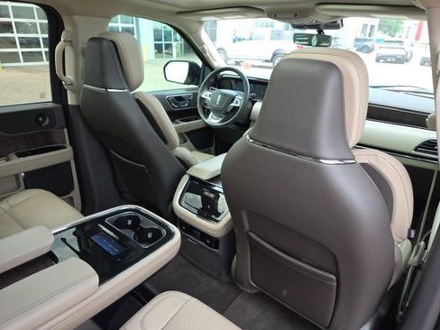 Used 2022 Lincoln Navigator L Reserve image 48