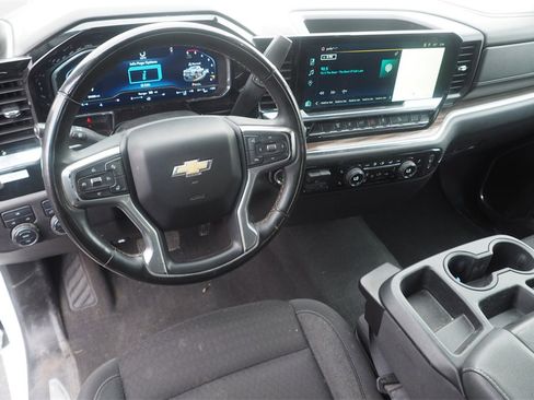 Used 2024 Chevrolet Silverado 2500 LT image 10