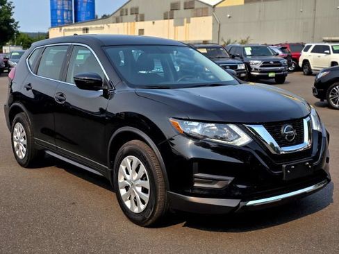 Used 2020 Nissan Rogue SV FWD image 1