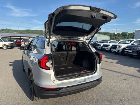 Used 2022 GMC Terrain SLT w/ Elevation Edition AWD/4WD image 17