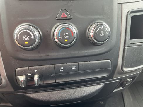 Used 2015 RAM 1500 Express AWD/4WD image 25